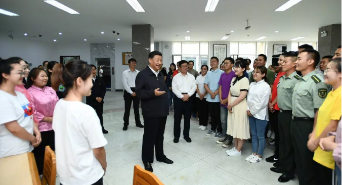 習(xí)近平：主題教育要實(shí)實(shí)在在，不能上下忽悠